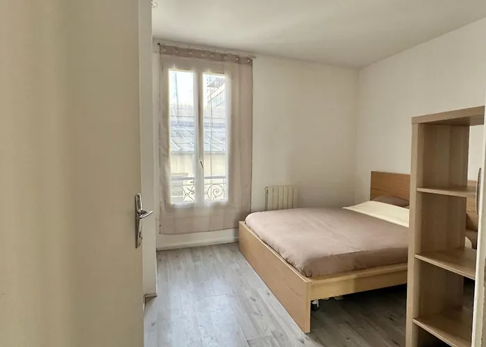 Private Room, Often Full Flat 14th