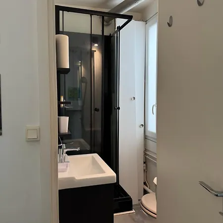 Private Room, Often Full Flat 14th Апартаменты Париж