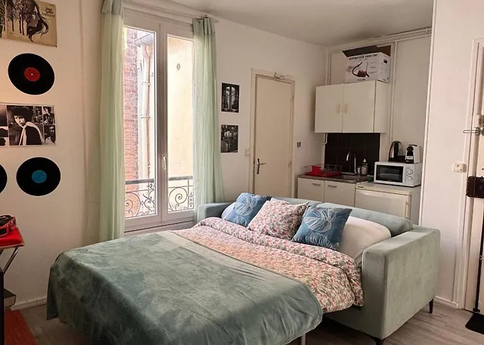 Private Room, Often Full Flat 14th Париж